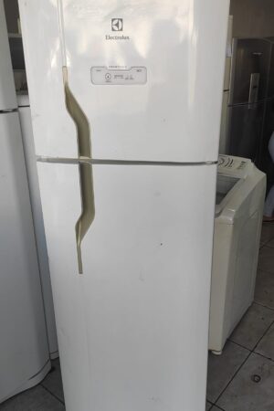 Geladeira Electrolux Frost Free DNF39